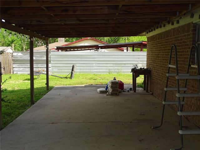 18906 Woodridge Drive, Conroe, TX 77302