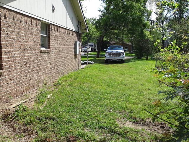 18906 Woodridge Drive, Conroe, TX 77302