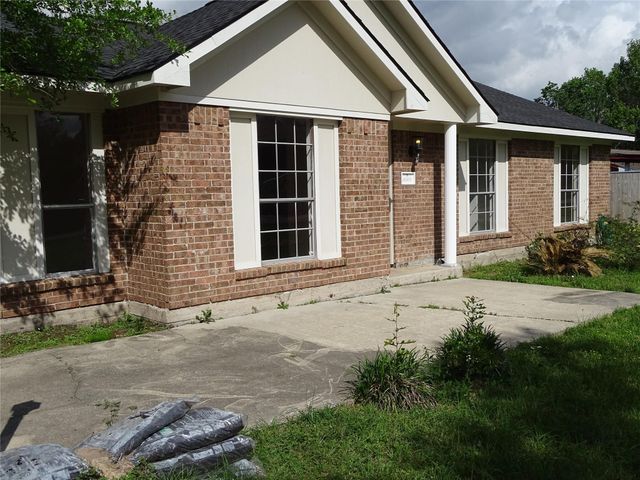 18906 Woodridge Drive, Conroe, TX 77302