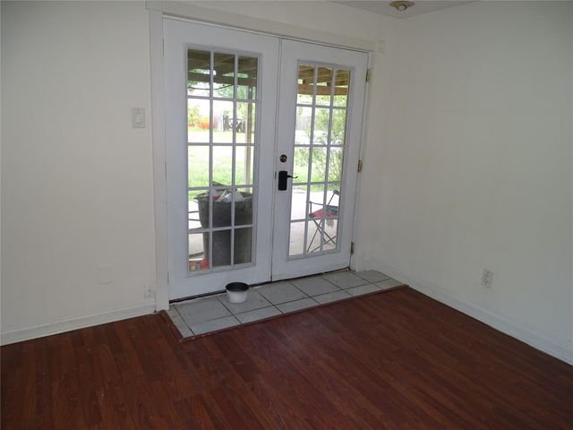 18906 Woodridge Drive, Conroe, TX 77302