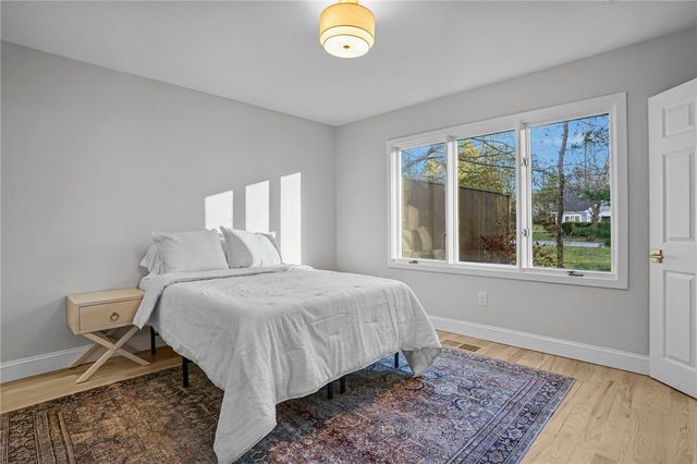 35 Bagy Wrinkle Cove, Warren, RI 02885