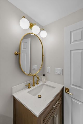 35 Bagy Wrinkle Cove, Warren, RI 02885