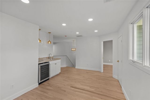 35 Bagy Wrinkle Cove, Warren, RI 02885