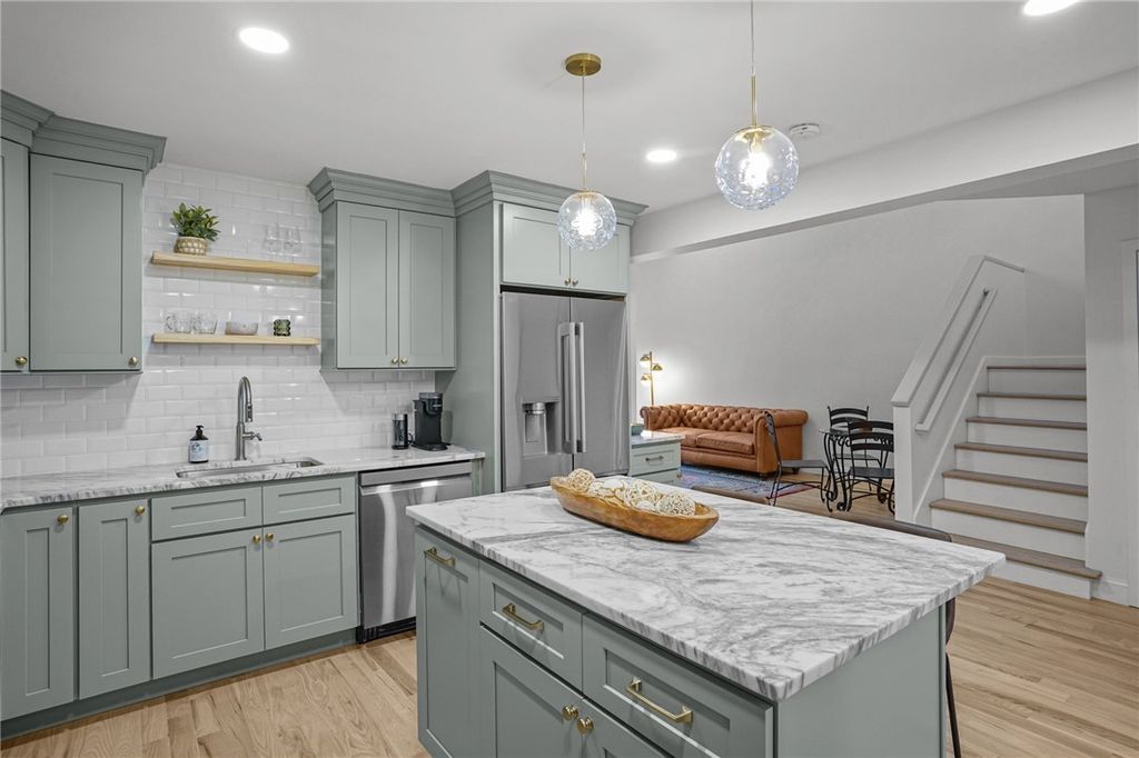 35 Bagy Wrinkle Cove, Warren, RI 02885