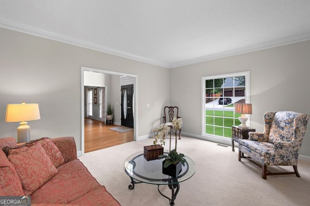 122 N Lakeside Drive NW, Kennesaw, GA 30144