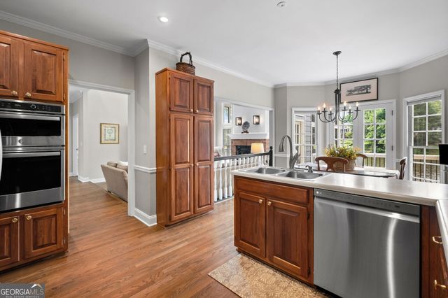 122 N Lakeside Drive NW, Kennesaw, GA 30144