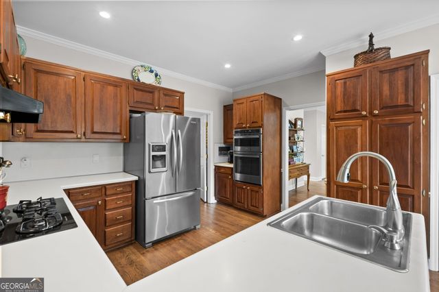 122 N Lakeside Drive NW, Kennesaw, GA 30144