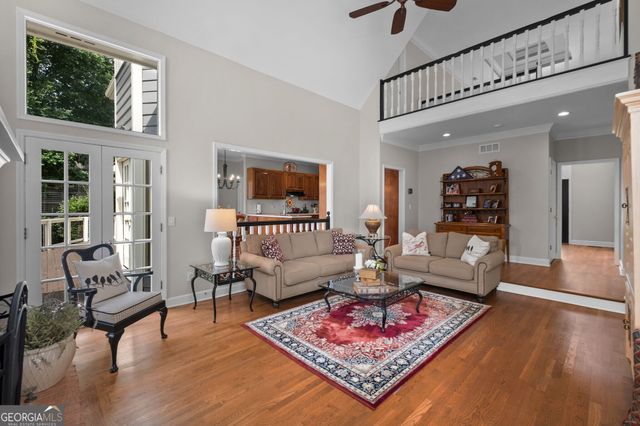 122 N Lakeside Drive NW, Kennesaw, GA 30144