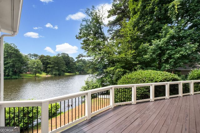 122 N Lakeside Drive NW, Kennesaw, GA 30144