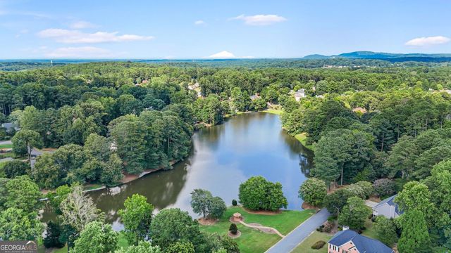 122 N Lakeside Drive NW, Kennesaw, GA 30144