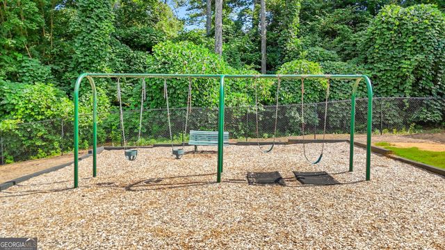 122 N Lakeside Drive NW, Kennesaw, GA 30144