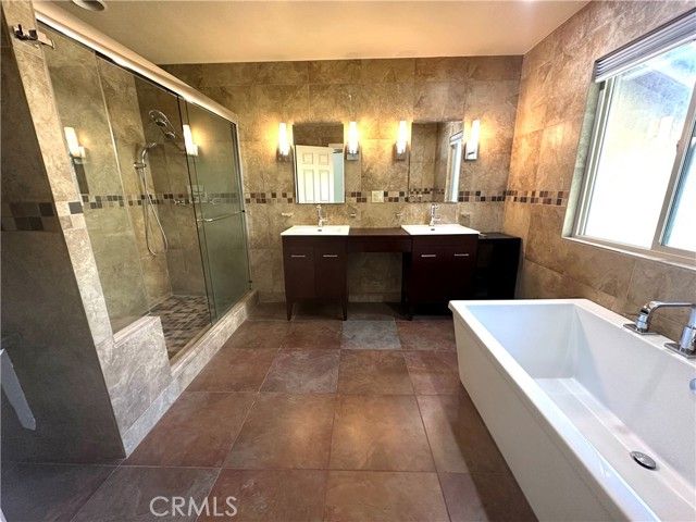 22700 Cascade Drive, Canyon Lake, CA 92587