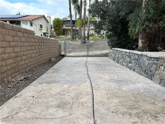 22700 Cascade Drive, Canyon Lake, CA 92587