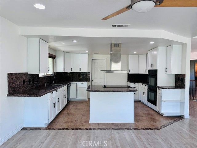 22700 Cascade Drive, Canyon Lake, CA 92587