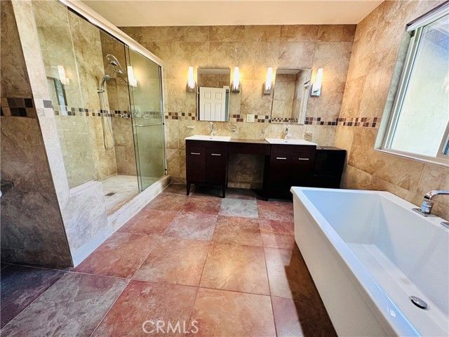 22700 Cascade Drive, Canyon Lake, CA 92587