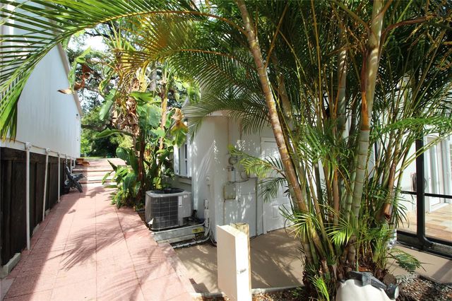 2436 NAVAREZ AVENUE, Safety Harbor, FL 34695