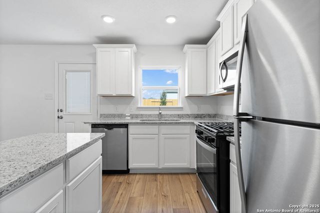 3418 Warlow Branch, San Antonio, TX 78109