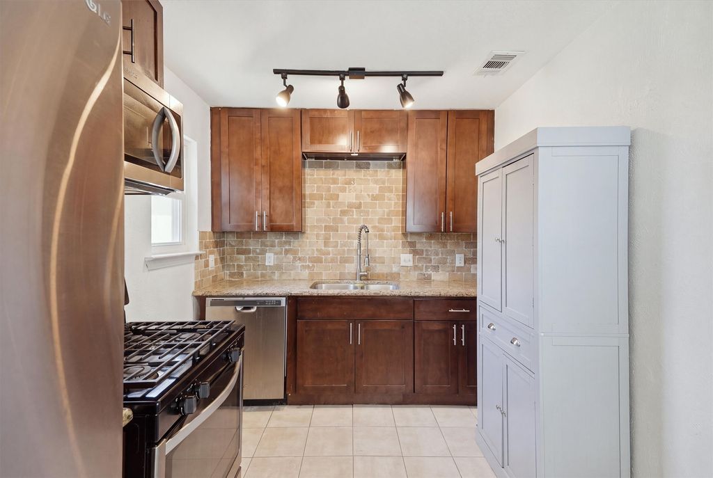 7208 Van Natta Lane, Fort Worth, TX 76112 — photo 4