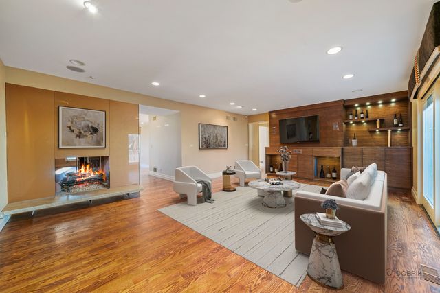 3926 Raintree Lane, Northbrook, IL 60062