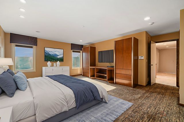 3926 Raintree Lane, Northbrook, IL 60062