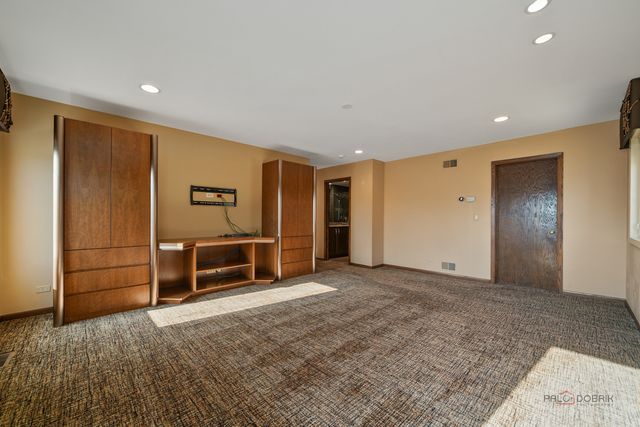 3926 Raintree Lane, Northbrook, IL 60062