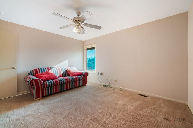 3926 Raintree Lane, Northbrook, IL 60062