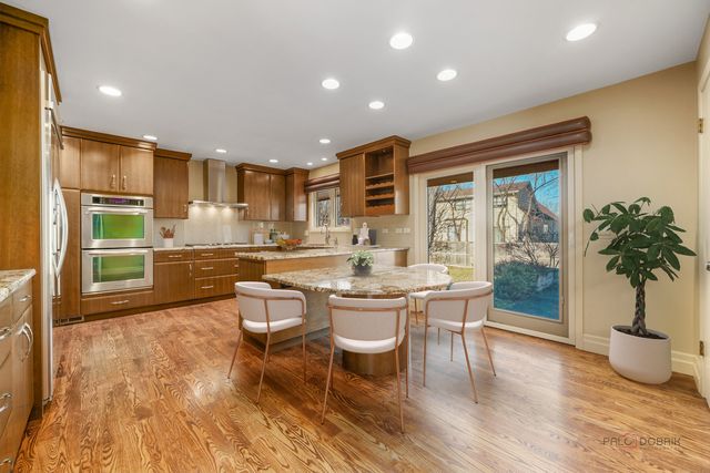 3926 Raintree Lane, Northbrook, IL 60062