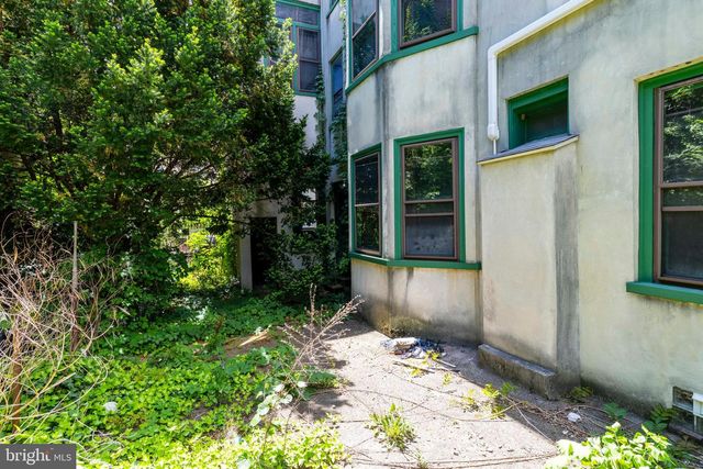 1717 MOUNT VERNON ST, Philadelphia, PA 19130