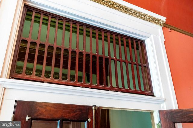 1717 MOUNT VERNON ST, Philadelphia, PA 19130