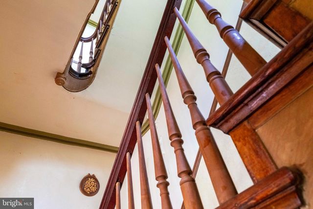 1717 MOUNT VERNON ST, Philadelphia, PA 19130