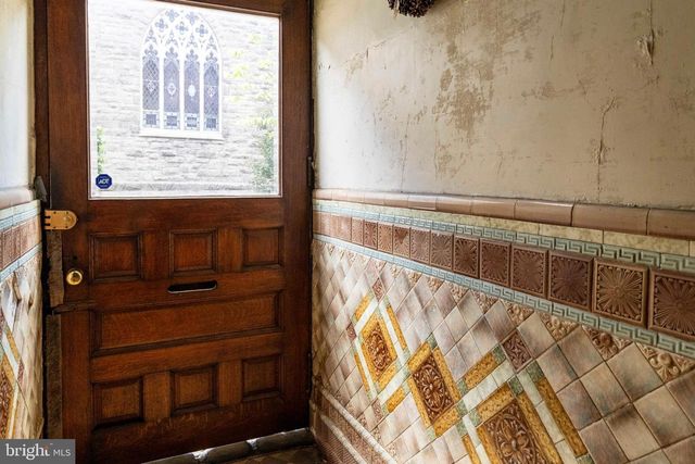 1717 MOUNT VERNON ST, Philadelphia, PA 19130