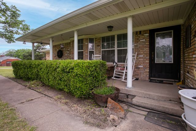 1801 W Holiday, Fate, TX 75087