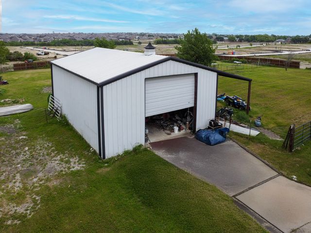 1801 W Holiday, Fate, TX 75087