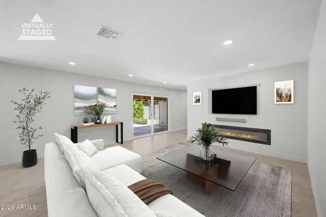 8202 E SELLS Drive, Scottsdale, AZ 85251