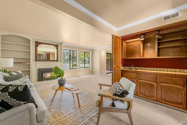 11 Fairway Pl, Fairfield, CA 94534