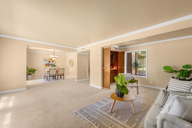 11 Fairway Pl, Fairfield, CA 94534