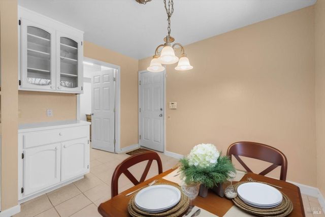 11 Fairway Pl, Fairfield, CA 94534