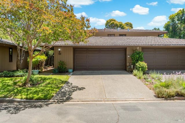 11 Fairway Pl, Fairfield, CA 94534