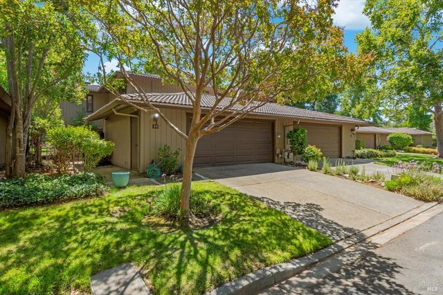 11 Fairway Pl, Fairfield, CA 94534