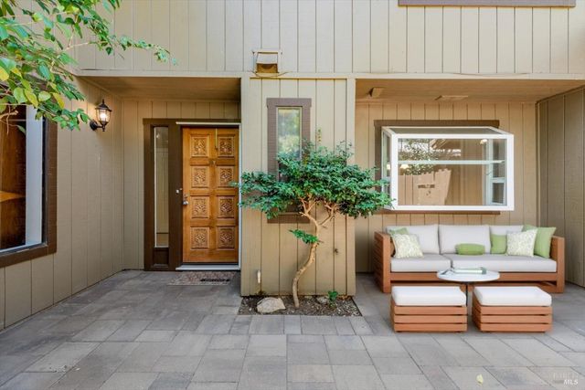 11 Fairway Pl, Fairfield, CA 94534