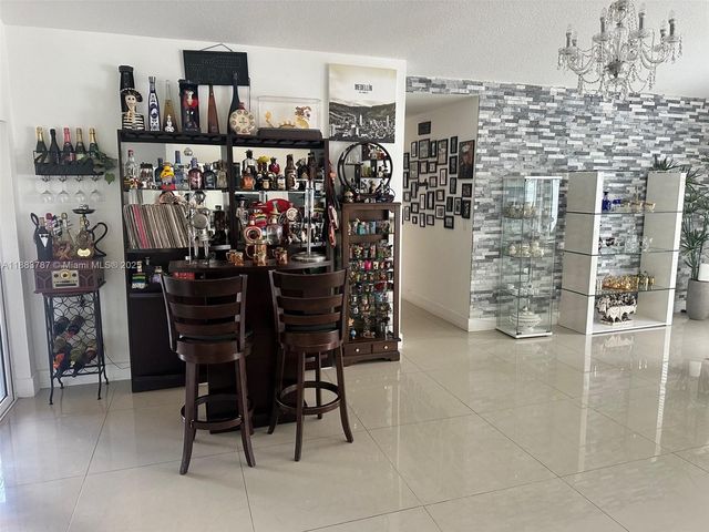 12645 SW 9th Pl, Davie, FL 33325