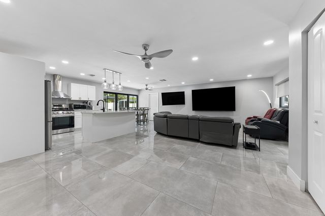 405 CHAPEL HILL Boulevard, Boynton Beach, FL 33435