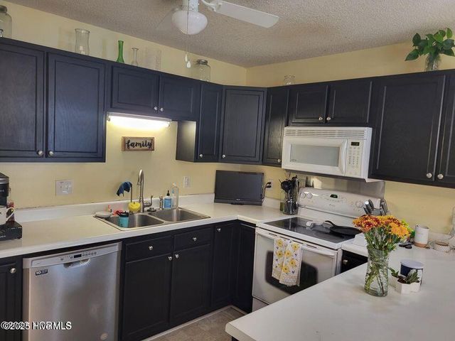 124 Villa Park Drive, Hubert, NC 28539