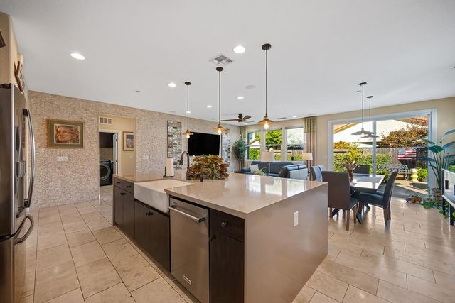 3670 Edington Dr, Rancho Cordova, CA 95742