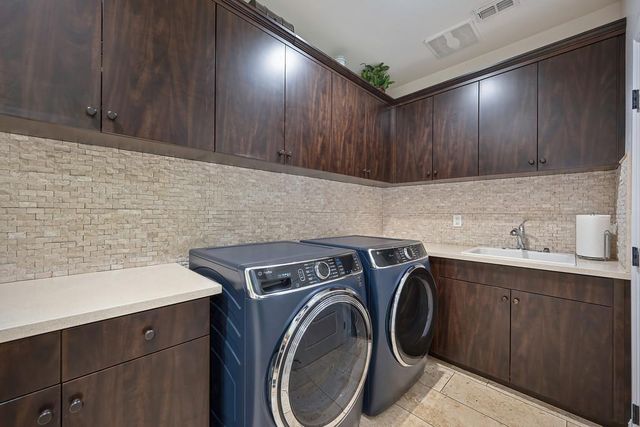 3670 Edington Dr, Rancho Cordova, CA 95742