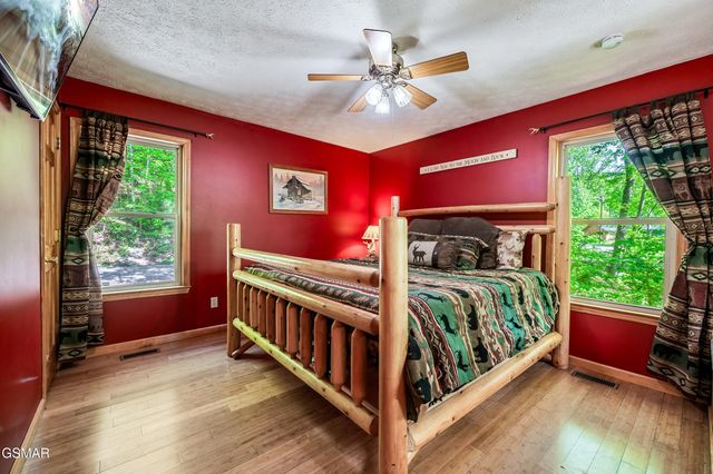 3163 Sourwood Way, Sevierville, TN 37862