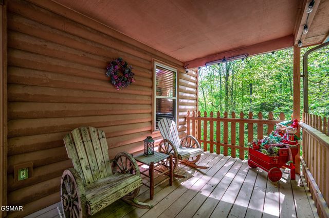 3163 Sourwood Way, Sevierville, TN 37862