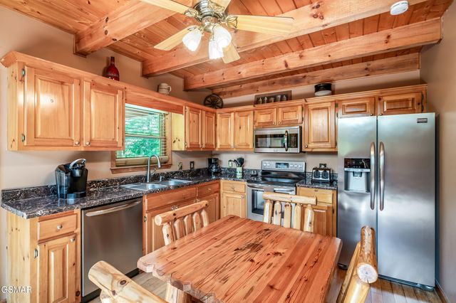 3163 Sourwood Way, Sevierville, TN 37862