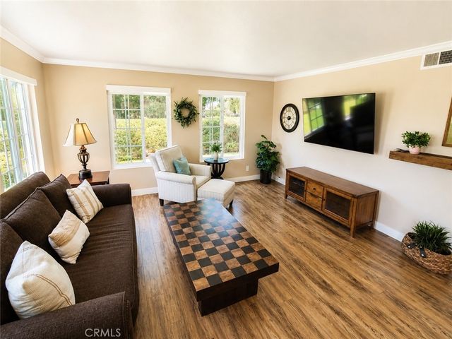 36 Woodleaf, Irvine, CA 92614