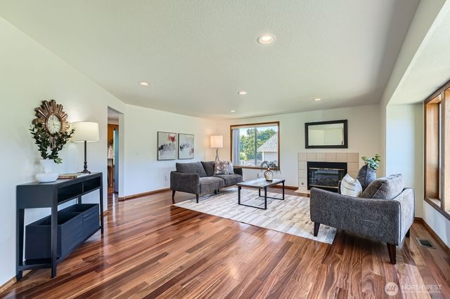 1723 26th Street Pl SW, Puyallup, WA 98371